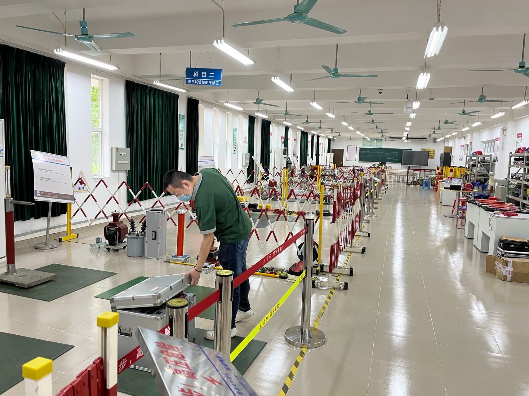 ?    ?廣東水利電力職業(yè)技術學院實訓室設備、軟件及系統(tǒng)建設項目